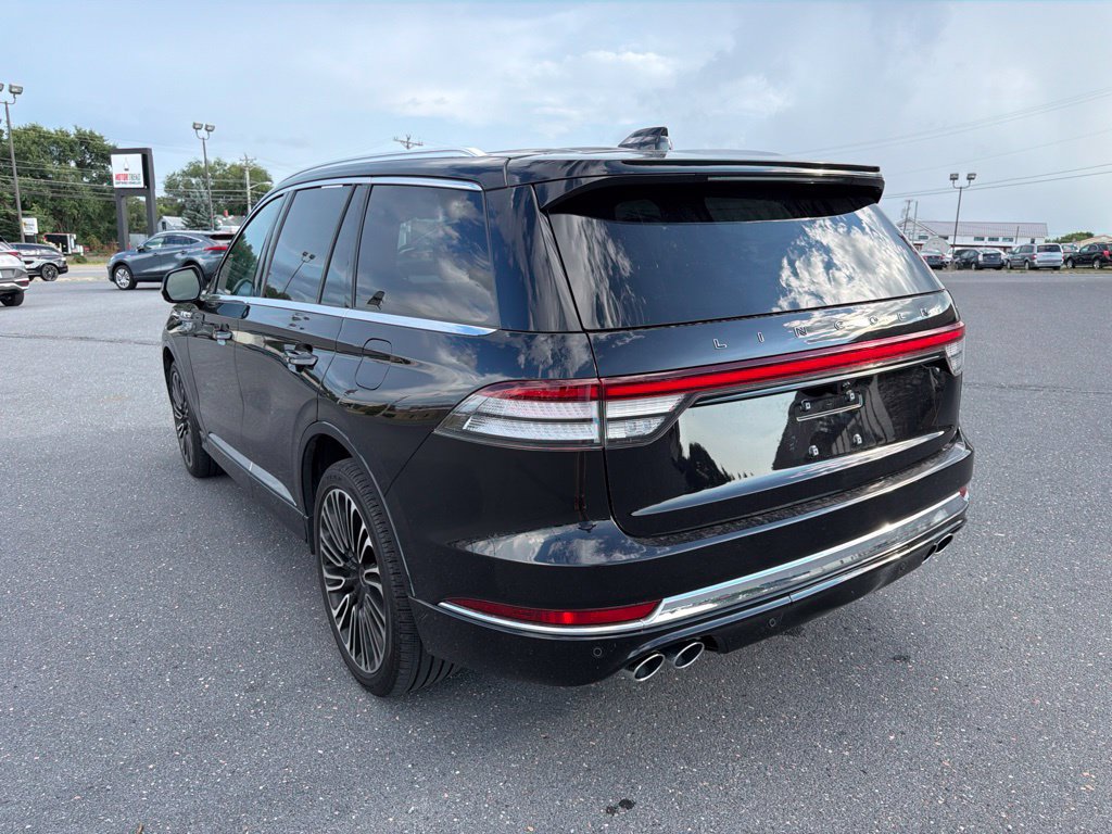 Certified 2025 Lincoln Aviator Black Label AWD/4WD image 3