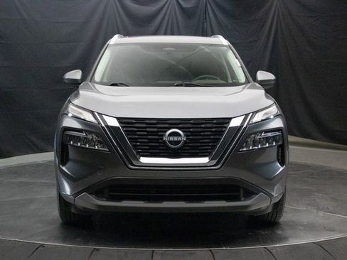 Used 2022 Nissan Rogue SV w/ SV Premium Package image 4