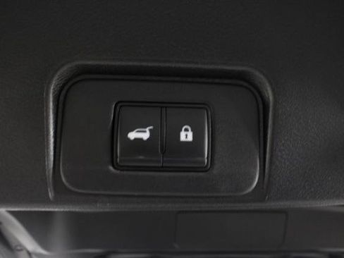 Certified 2024 Nissan Rogue SV FWD image 18