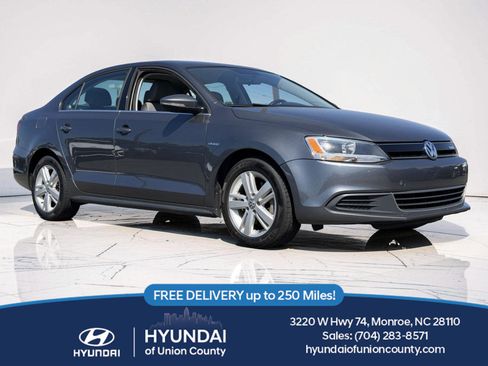 Used 2013 Volkswagen Jetta SEL FWD image 1