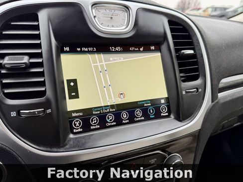 Used 2017 Chrysler 300 Limited w/ Value Package image 25