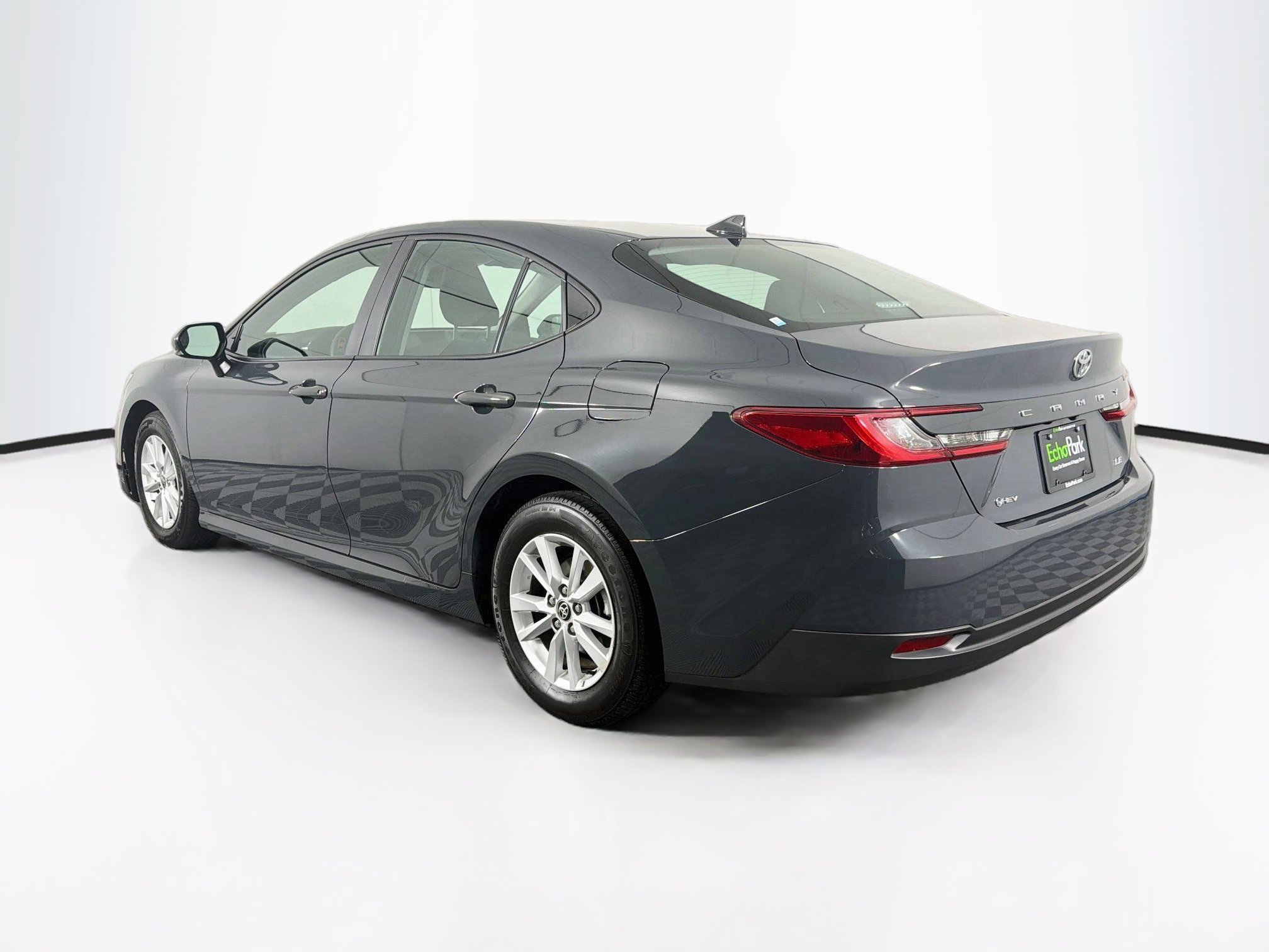 Used 2025 Toyota Camry LE FWD image 5