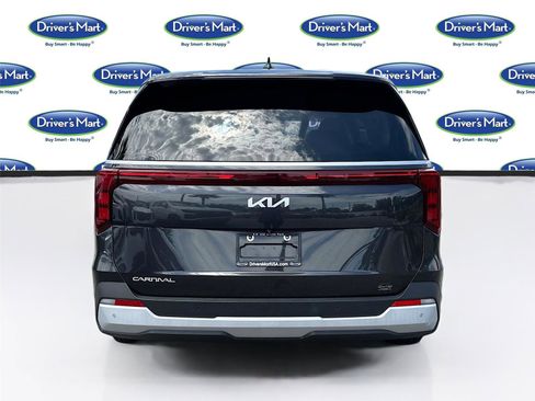 Used 2025 Kia Carnival FWD image 6