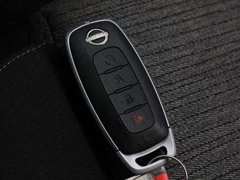 Certified 2023 Nissan Rogue SV image 30