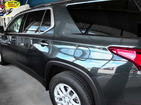 Used 2020 Chevrolet Traverse LT AWD/4WD image 3