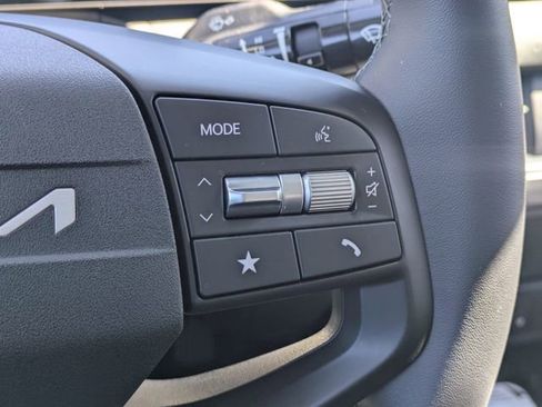 New 2025 Kia K4 EX image 25