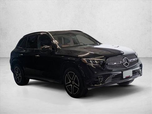 Certified 2025 Mercedes-Benz GLC 300 image 3