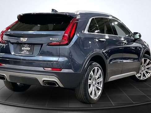 Used 2019 Cadillac XT4 Premium Luxury FWD image 2