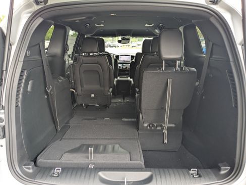 New 2026 Chrysler Pacifica Select FWD image 12