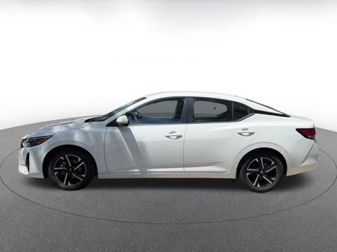 Used 2025 Nissan Sentra SV FWD image 9