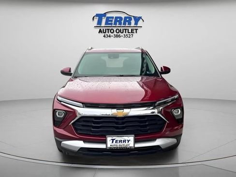 Used 2025 Chevrolet TrailBlazer LT AWD/4WD image 3