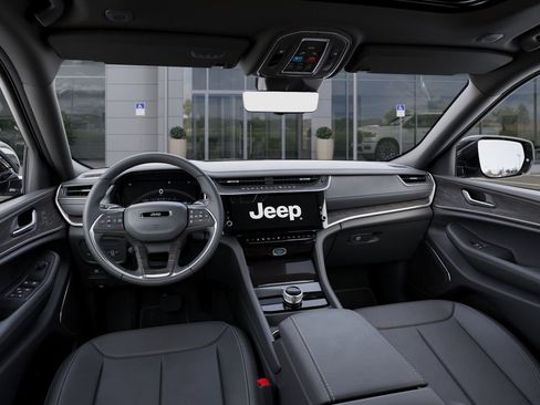 New 2026 Jeep Grand Cherokee Limited RWD image 14