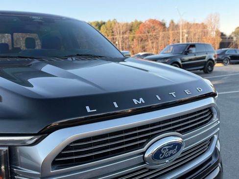 Used 2022 Ford F150 Limited image 3