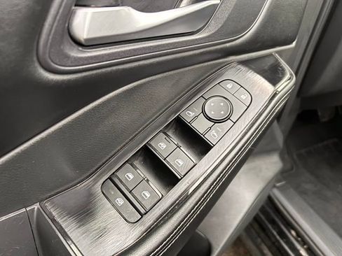 Used 2024 Nissan Rogue SV image 26