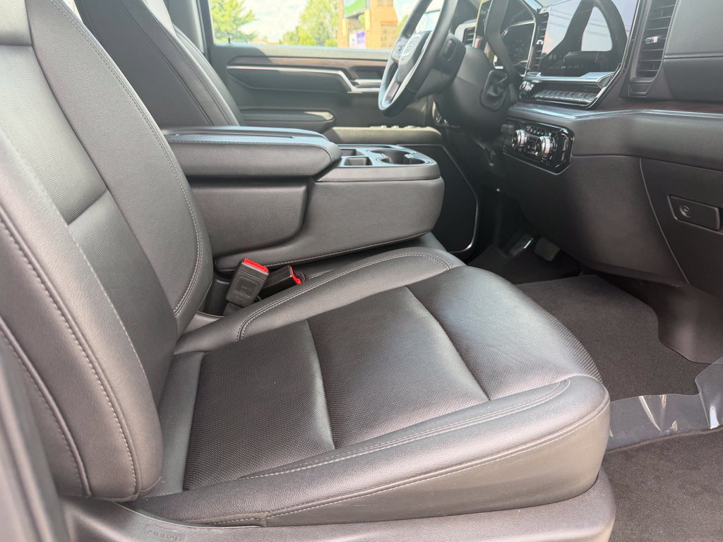 Used 2025 GMC Sierra 1500 SLT AWD/4WD image 11