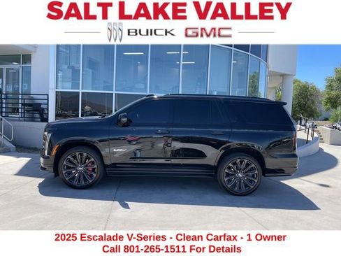 Used 2025 Cadillac Escalade V AWD/4WD image 2