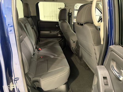 Used 2023 Nissan Frontier SV w/ Tow Package RWD image 11