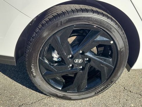New 2026 Hyundai Elantra SEL Sport FWD image 31