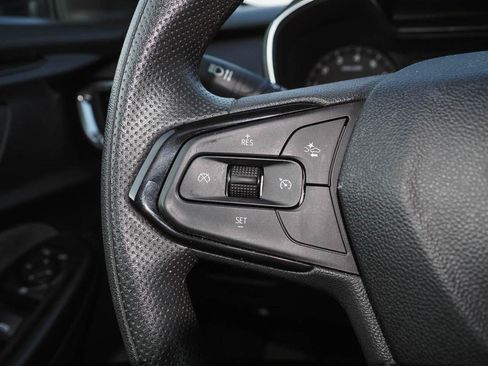 Used 2023 Chevrolet TrailBlazer LT w/ LPO, Blackout Package FWD image 28