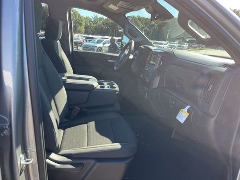 Used 2026 Chevrolet Silverado 2500 Custom w/ Custom Value Package image 31