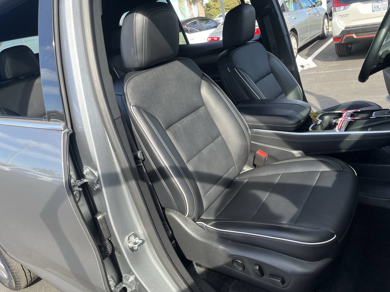 Used 2025 Buick Enclave Preferred AWD/4WD image 26