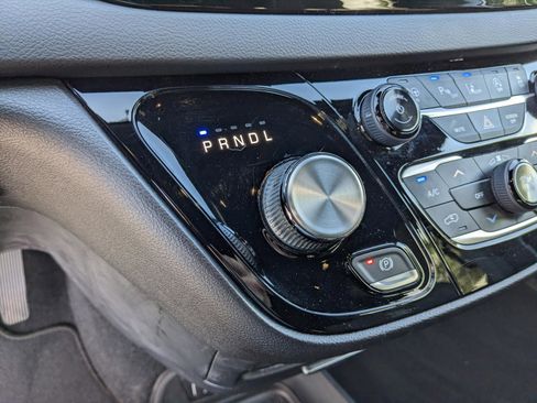 Used 2019 Chrysler Pacifica Touring Plus w/ Advanced Safetytec Group image 23