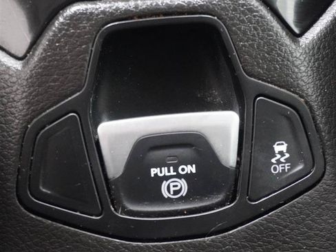 Used 2017 Jeep Renegade Altitude AWD/4WD image 22