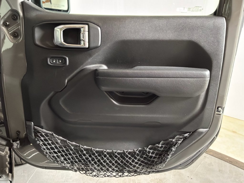 Certified 2023 Jeep Gladiator Sport AWD/4WD image 20