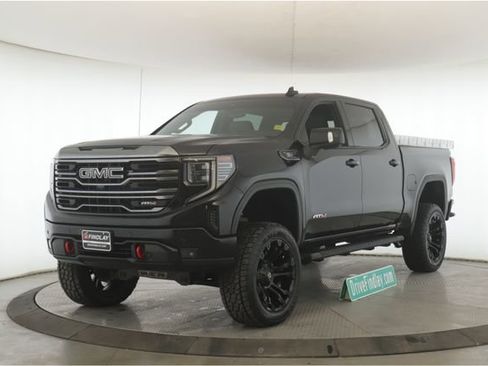 Used 2024 GMC Sierra 1500 AT4 w/ Technology Package image 10