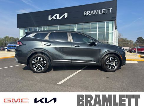Certified 2025 Kia Sportage EX image 1