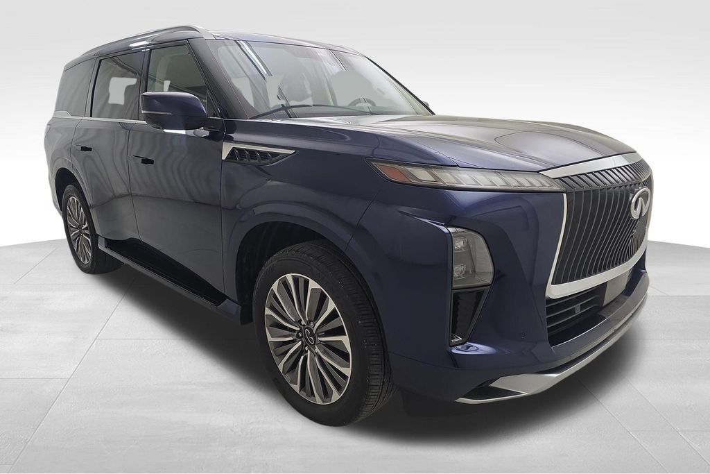 Used 2025 INFINITI QX80 Sensory AWD/4WD image 2