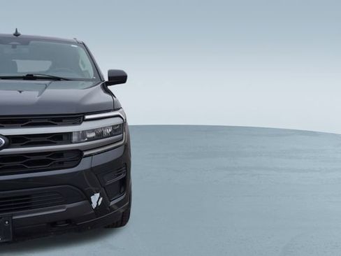 Used 2023 Ford Expedition XLT image 38