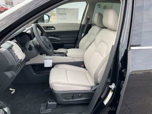 New 2026 Nissan Pathfinder SL AWD/4WD image 11