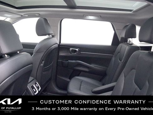 Certified 2025 Kia Sorento EX w/ Panoramic Sunroof Package AWD/4WD image 12