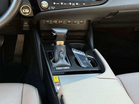 Used 2024 Lexus ES 300h w/ Premium Package image 19
