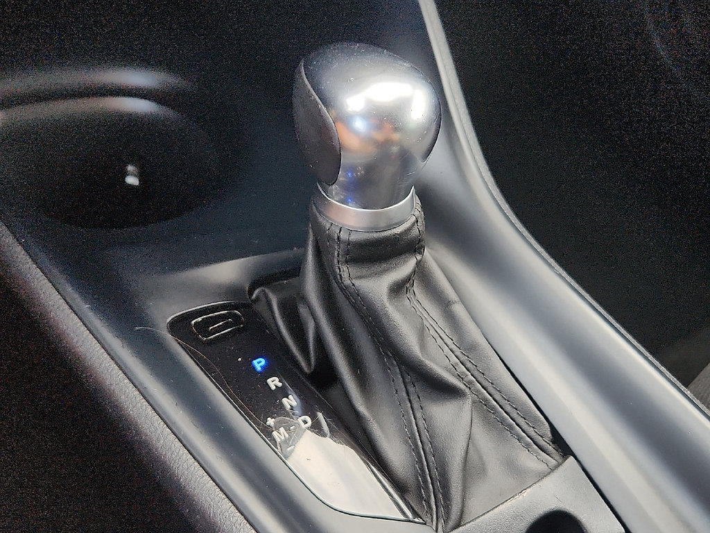 Used 2019 Toyota C-HR LE FWD image 9