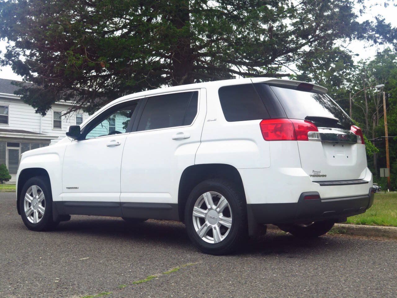 Used 2014 GMC Terrain SLE w/ LPO, Protection Package FWD image 3