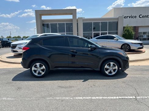 Used 2020 Honda HR-V LX image 4