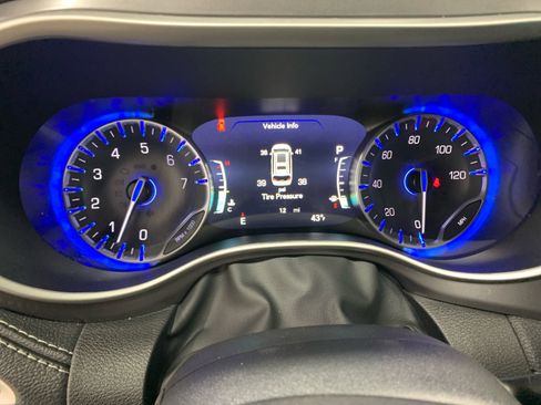 New 2026 Chrysler Pacifica Select image 15