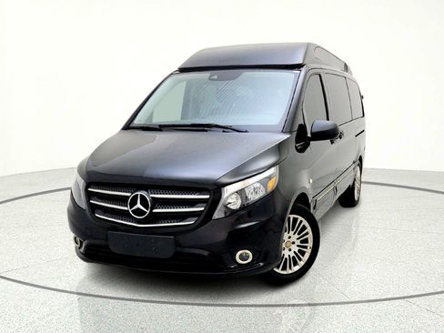 Used 2019 Mercedes-Benz Metris Passenger image 2