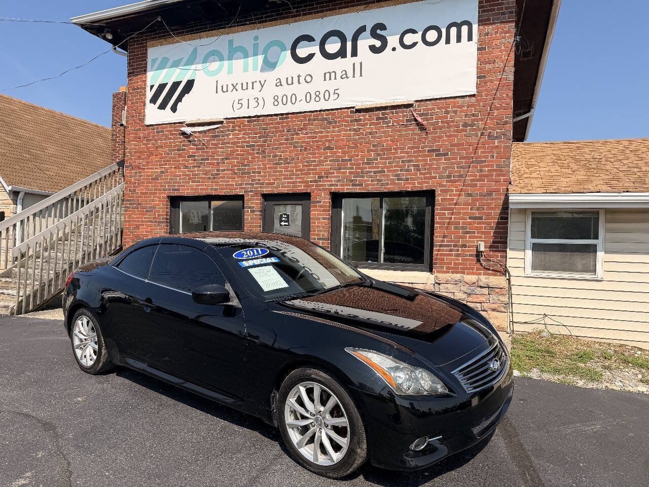 Used 2011 INFINITI G37 Convertible w/ Premium Pkg RWD image 2
