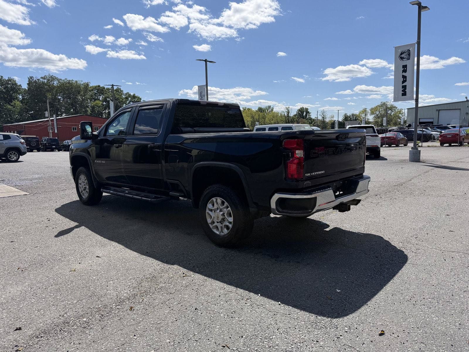 Used 2021 Chevrolet Silverado 2500 LT w/ Convenience Package AWD/4WD image 6