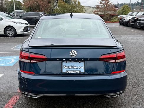Used 2020 Volkswagen Passat 2.0T R-Line image 7