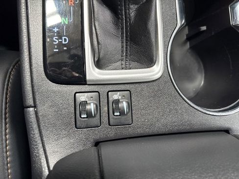 Used 2019 Toyota Highlander XLE image 25