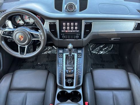 Used 2018 Porsche Macan w/ Premium Package Plus AWD/4WD image 13