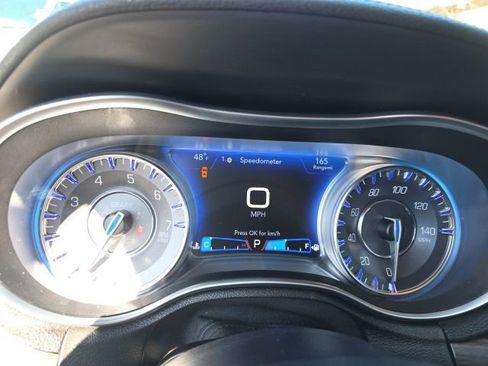 Used 2021 Chrysler 300 Touring w/ Chrome Appearance Package image 3