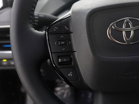 Used 2025 Toyota Prius AWD image 25