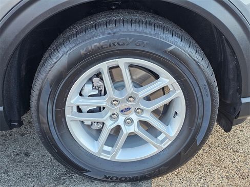 Used 2025 Ford Explorer Active image 33