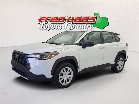 Used 2022 Toyota Corolla Cross L image 1