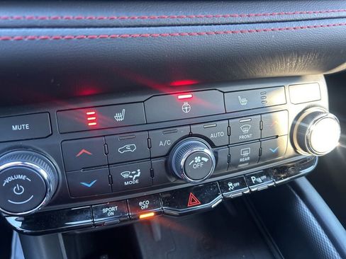 Used 2024 Dodge Durango R/T w/ Blacktop Package image 17